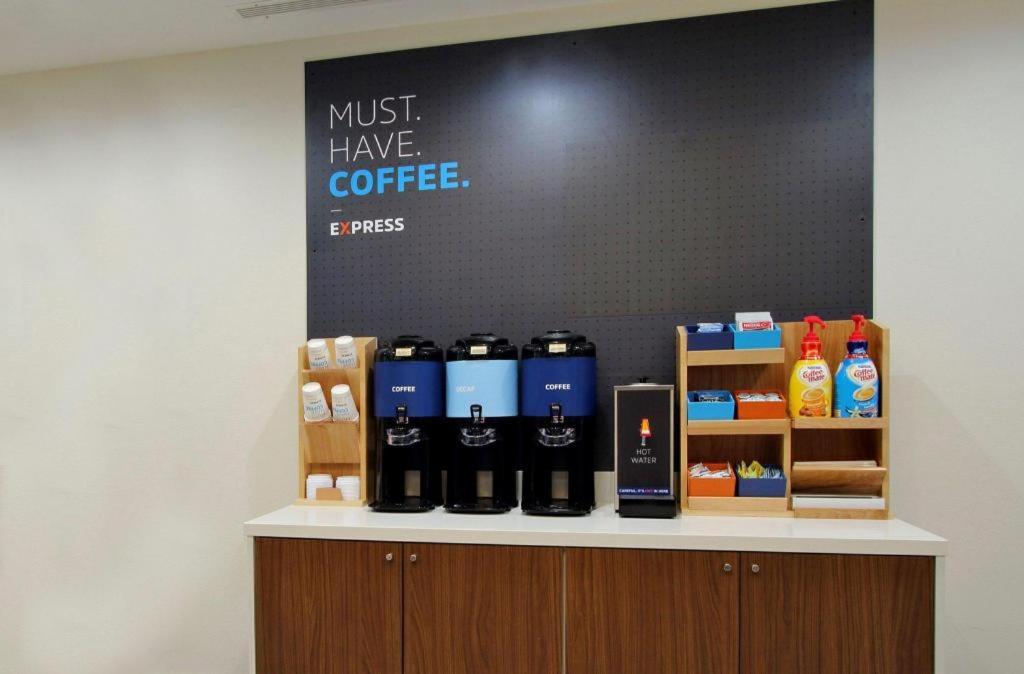 Holiday Inn Express Toronto East - Scarborough By Ihg Εξωτερικό φωτογραφία