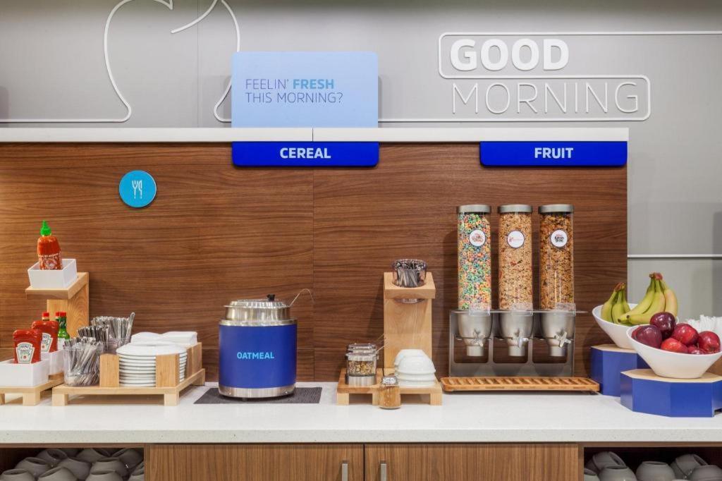 Holiday Inn Express Toronto East - Scarborough By Ihg Εξωτερικό φωτογραφία