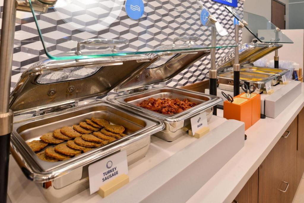 Holiday Inn Express Toronto East - Scarborough By Ihg Εξωτερικό φωτογραφία