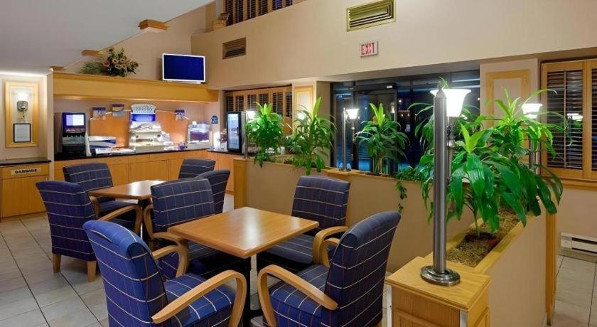 Holiday Inn Express Toronto East - Scarborough By Ihg Εξωτερικό φωτογραφία