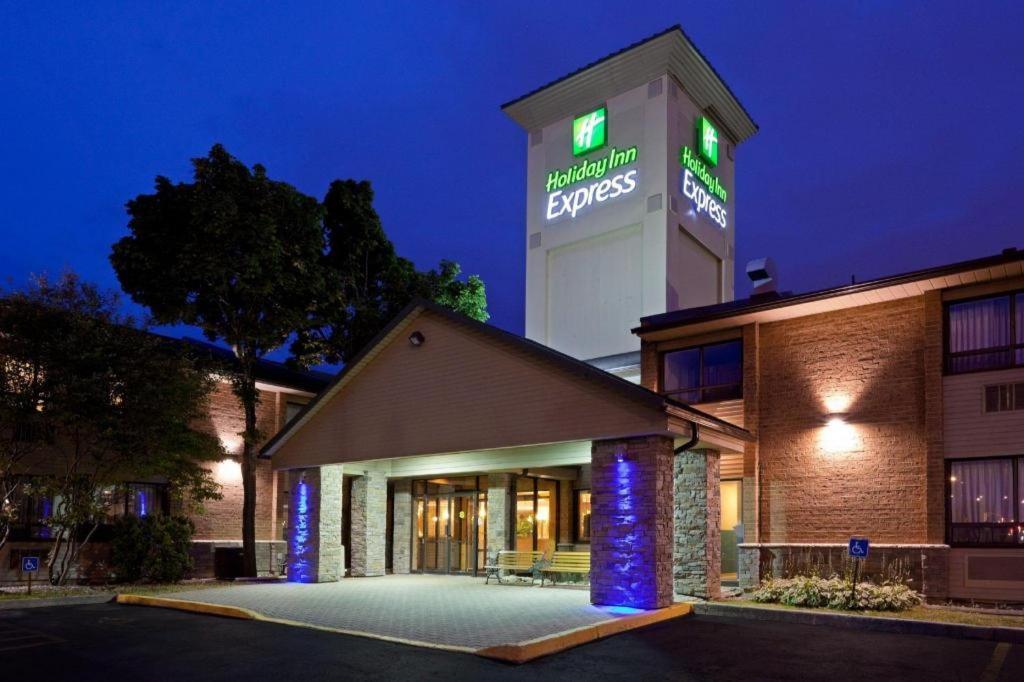 Holiday Inn Express Toronto East - Scarborough By Ihg Εξωτερικό φωτογραφία