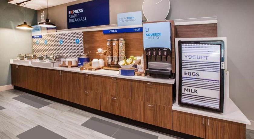 Holiday Inn Express Toronto East - Scarborough By Ihg Εξωτερικό φωτογραφία