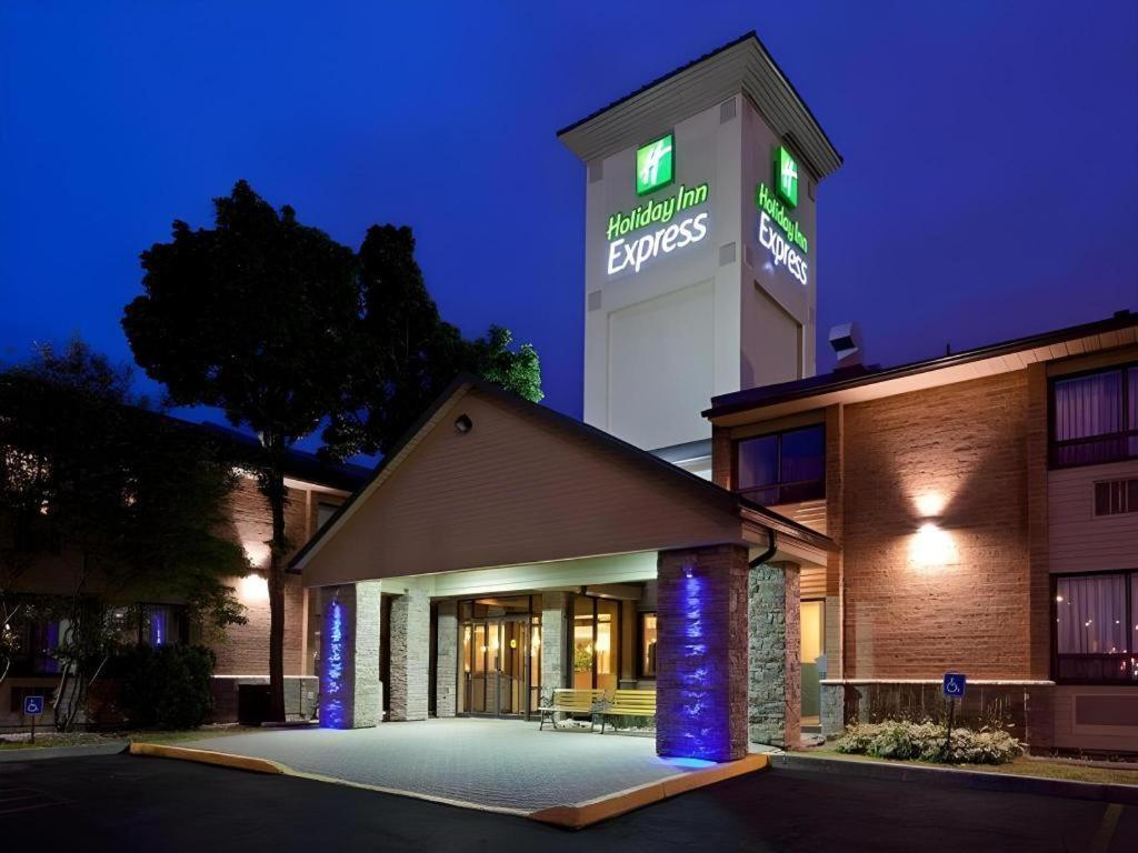 Holiday Inn Express Toronto East - Scarborough By Ihg Εξωτερικό φωτογραφία