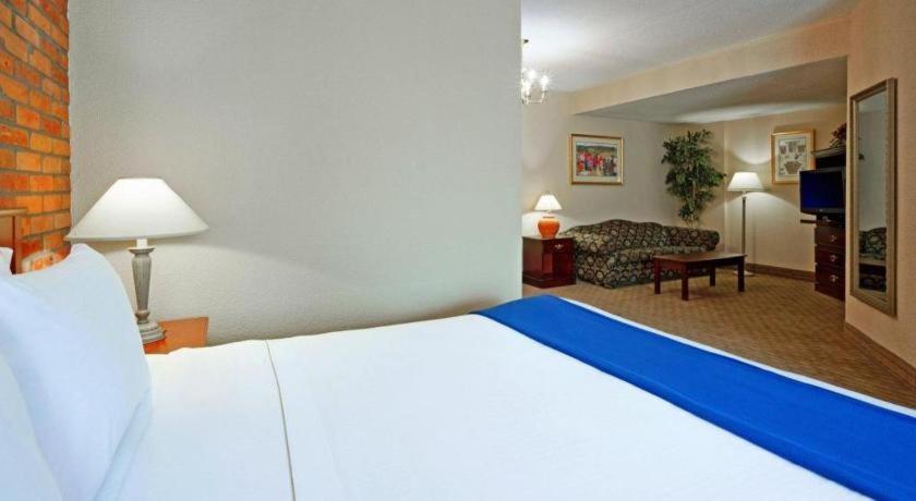 Holiday Inn Express Toronto East - Scarborough By Ihg Εξωτερικό φωτογραφία